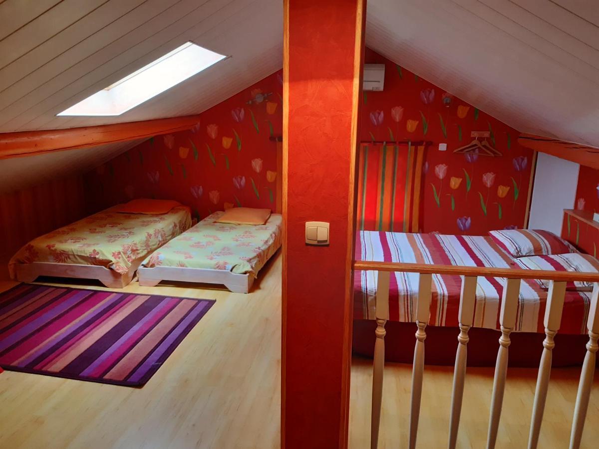La Providence, Chambres D'Hotes Saint-Sernin-du-Plain Esterno foto