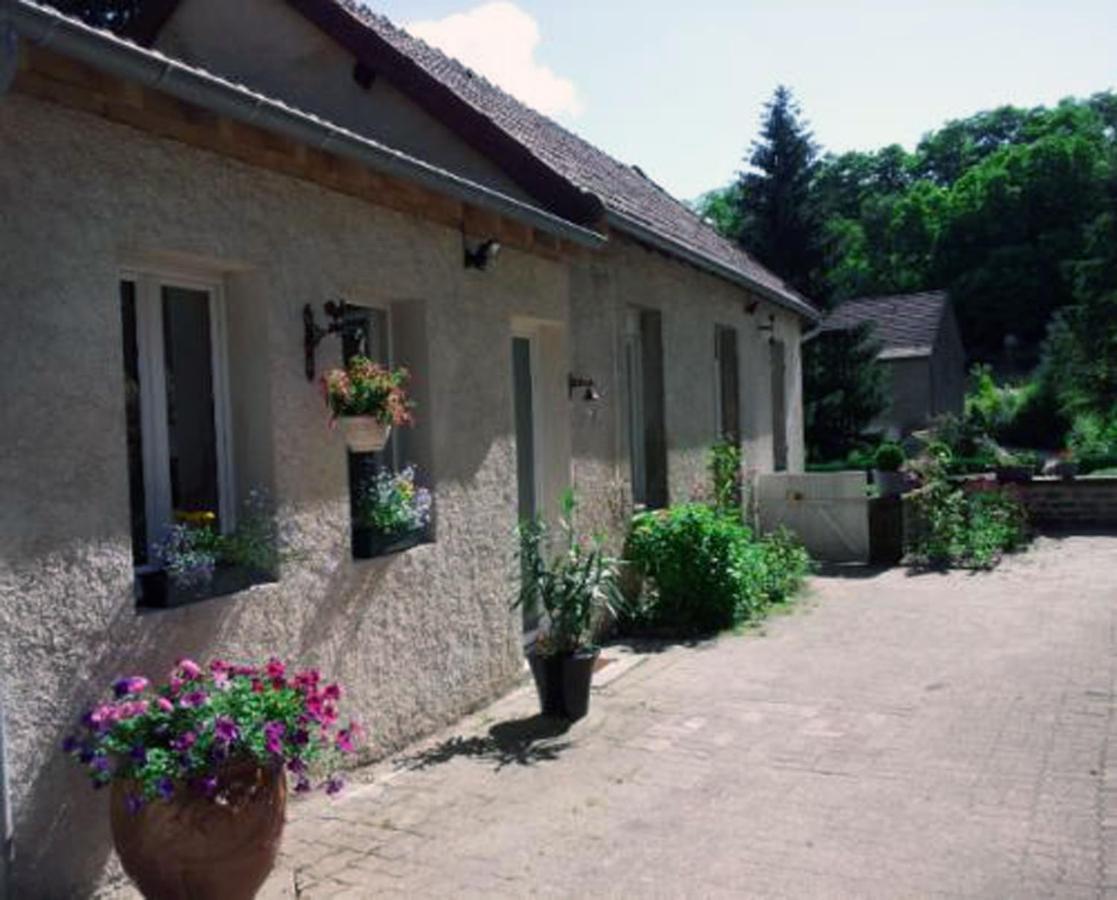 La Providence, Chambres D'Hotes Saint-Sernin-du-Plain Esterno foto