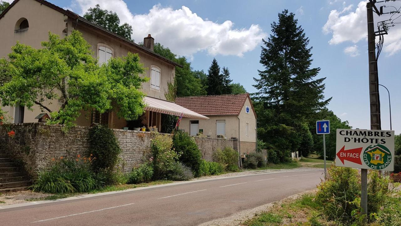 La Providence, Chambres D'Hotes Saint-Sernin-du-Plain Esterno foto